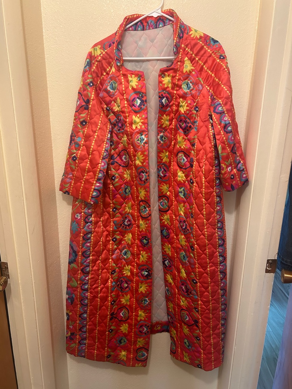 Vintage Housecoat Quilted Floral Long Robe with Vibrant Floral Pattern
